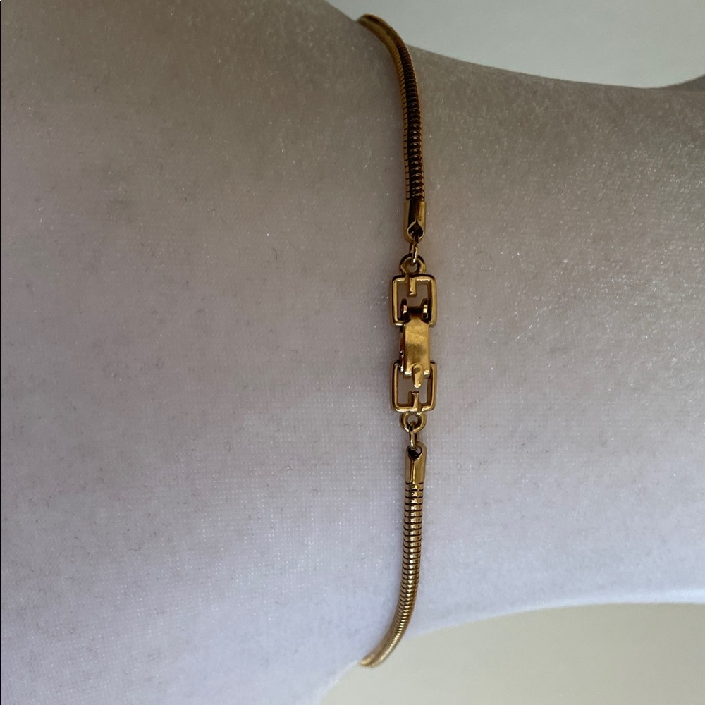 GIVENCHY Gold Serpentine Chain Rectangle Pink Cabochon Stone Necklace Vintage - Picture 13 of 17